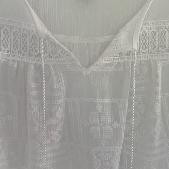 NWT White Embroidered Lace Tassel Tunic - Picture 4 of 5
